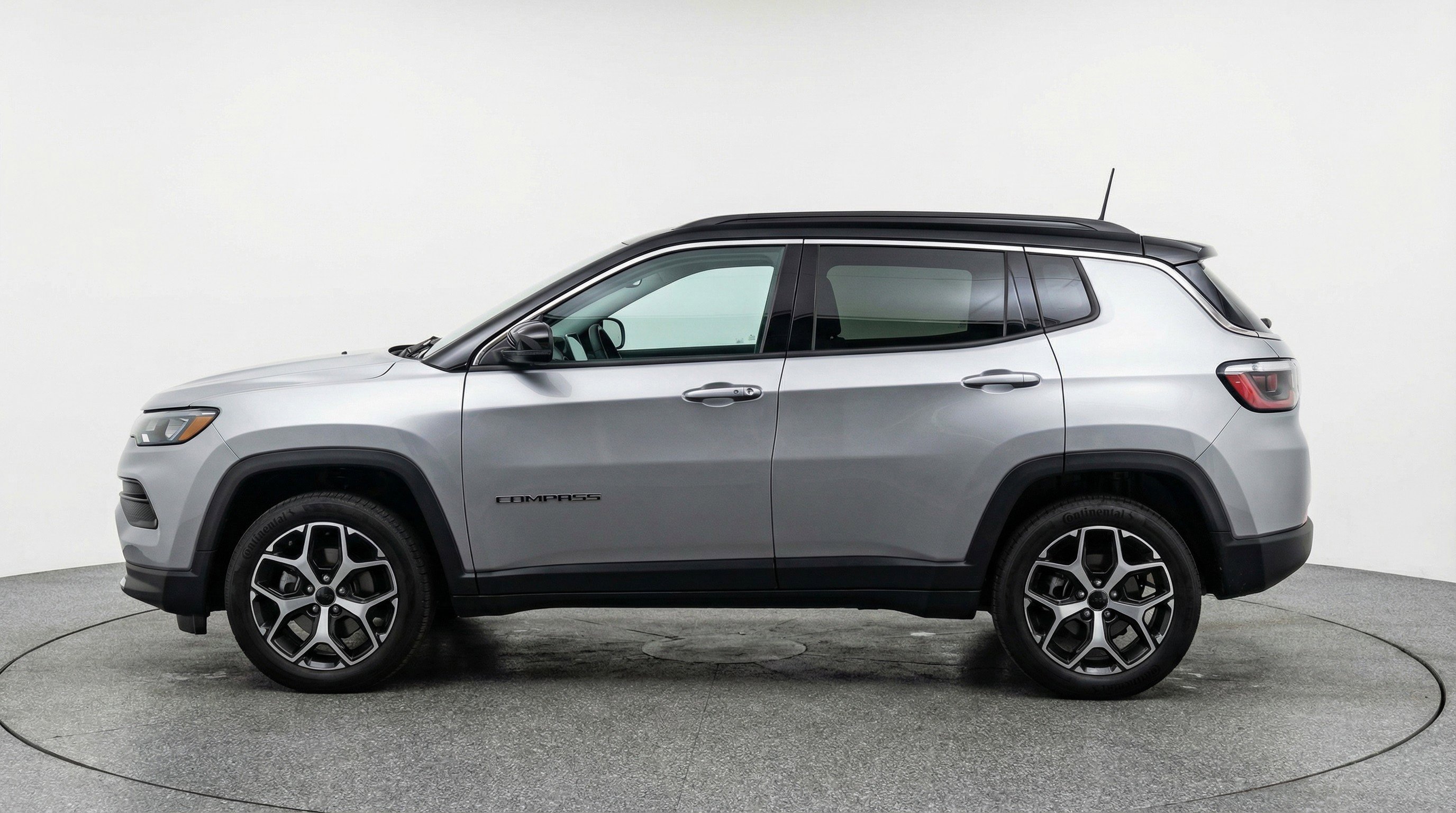 Used 2025 Jeep Compass Limited image 5