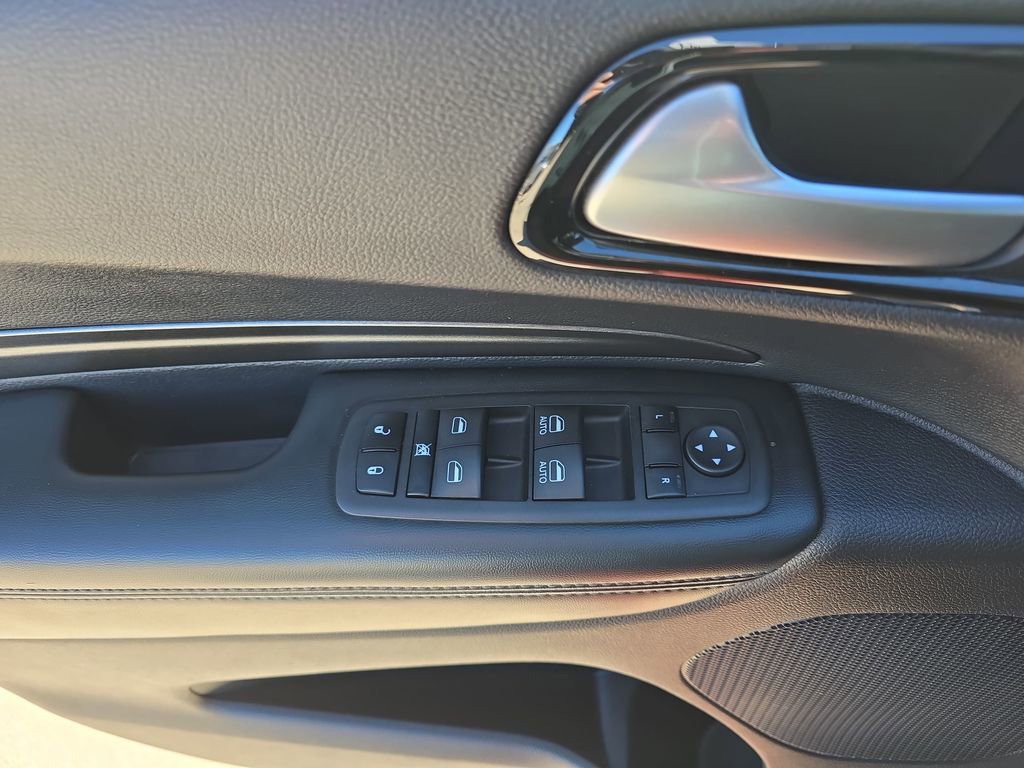 Used 2023 Dodge Durango SXT image 32