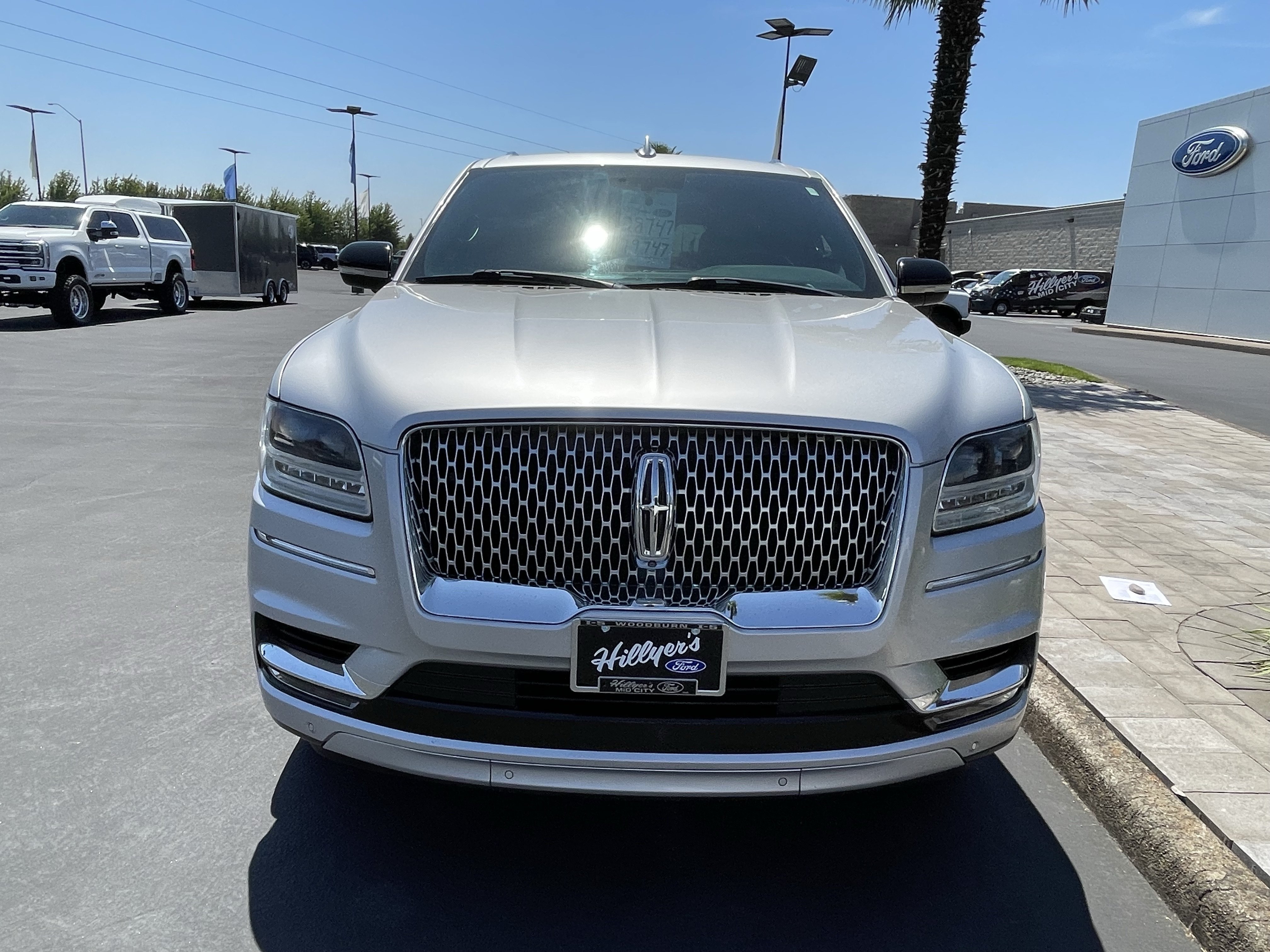 Used 2019 Lincoln Navigator Select AWD/4WD image 6