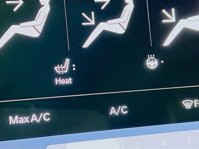 Used 2022 Chrysler Pacifica Touring-L image 21