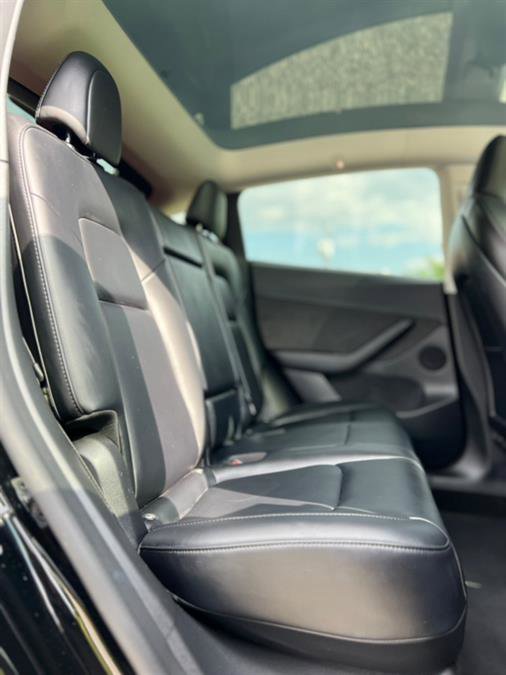 Used 2022 Tesla Model Y Long Range image 29