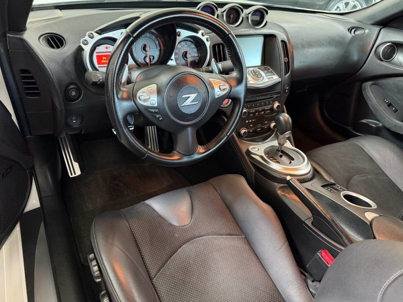 Used 2009 Nissan 370Z Touring w/ Sport Pkg image 16