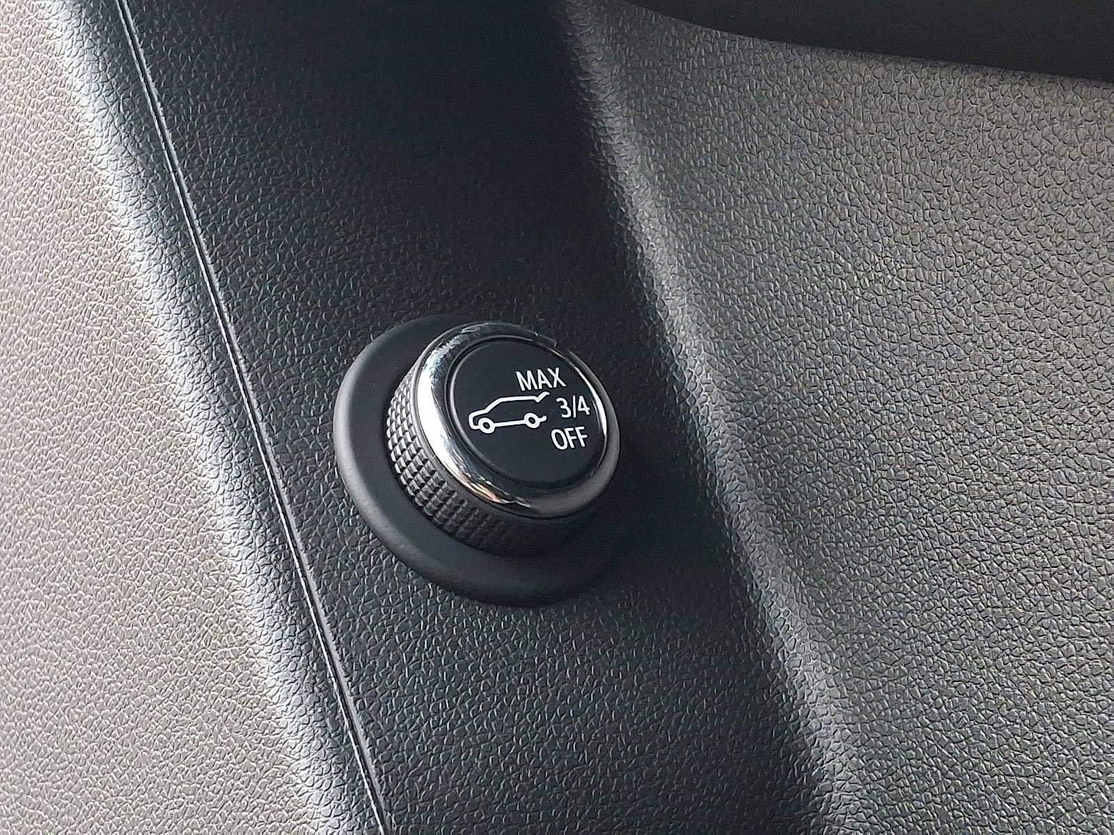 Used 2025 Cadillac XT6 Luxury image 26