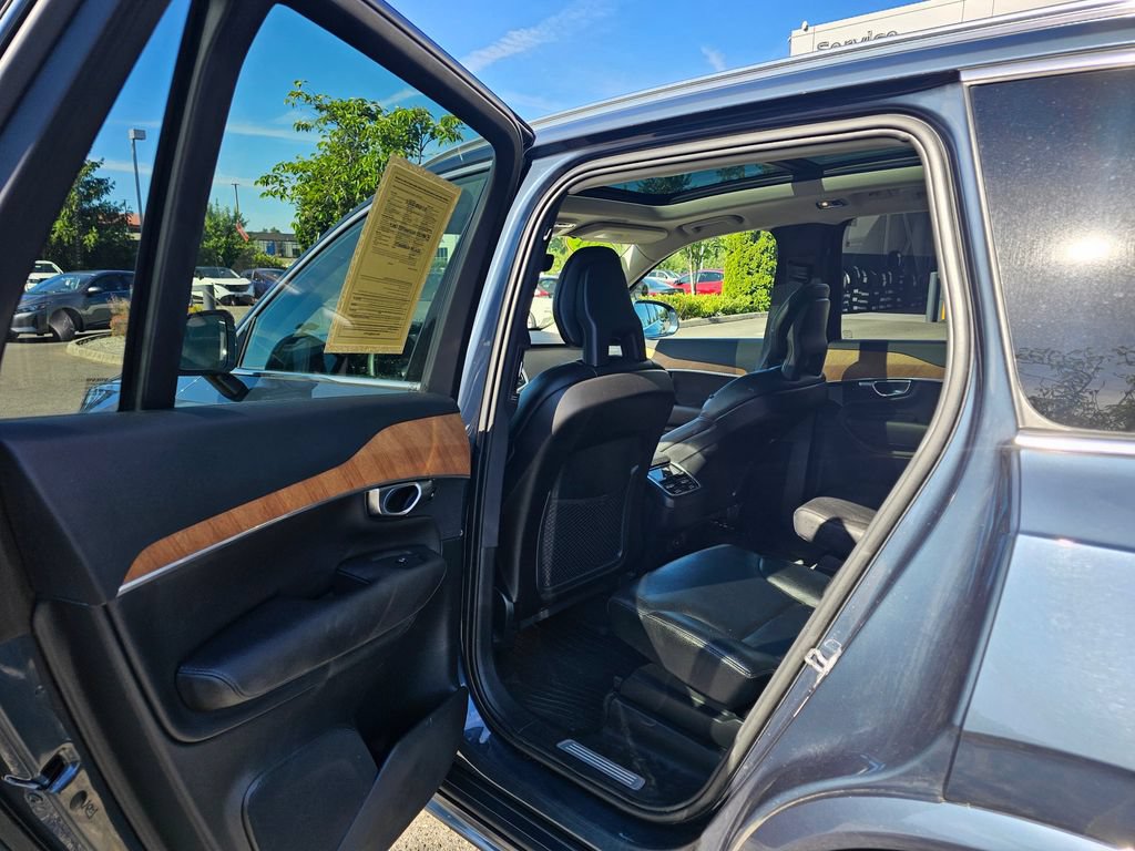 Used 2021 Volvo XC90 T6 Momentum AWD/4WD image 12