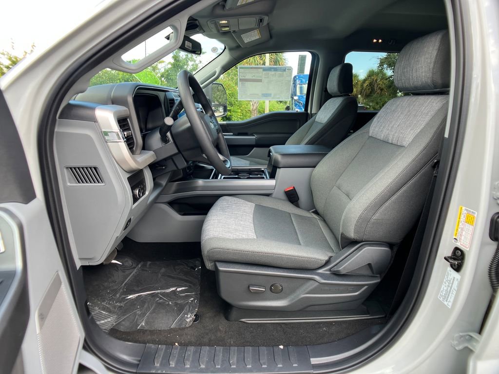 New 2026 Ford F250 XLT w/ XLT Premium Package AWD/4WD image 29