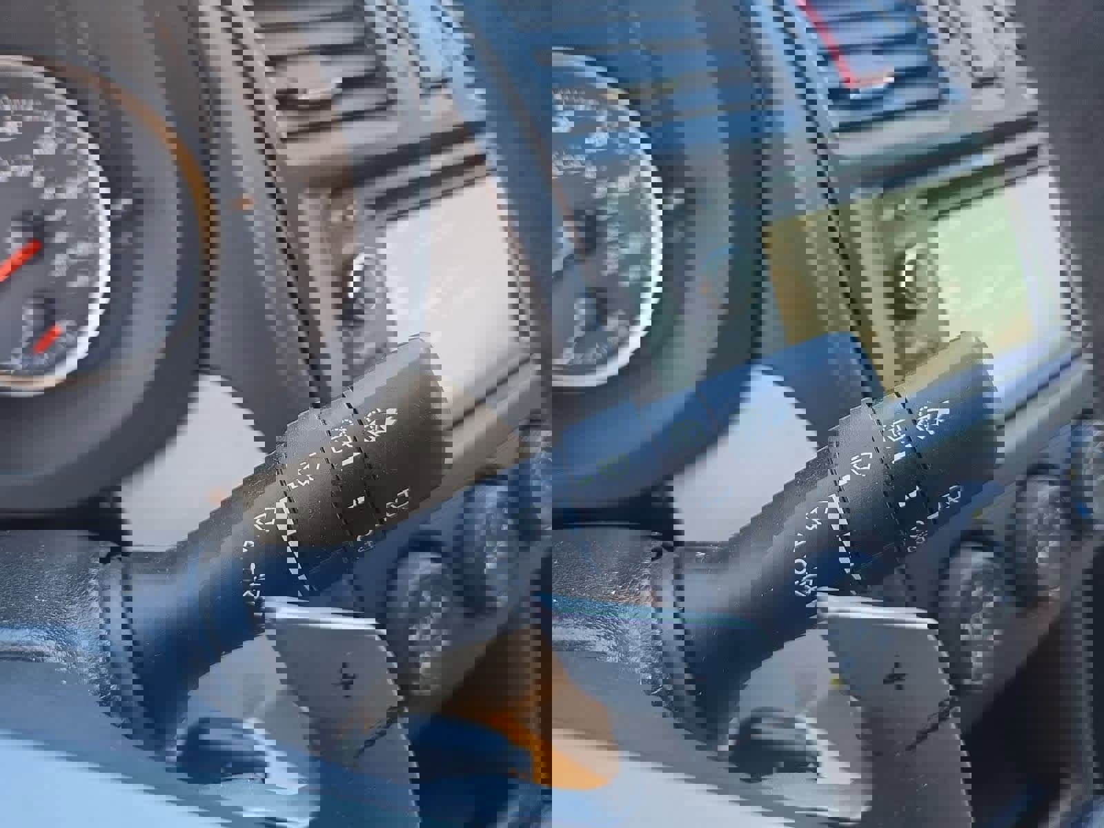 Used 2014 Subaru Crosstrek 2.0i Premium w/ Popular Package #2 image 25