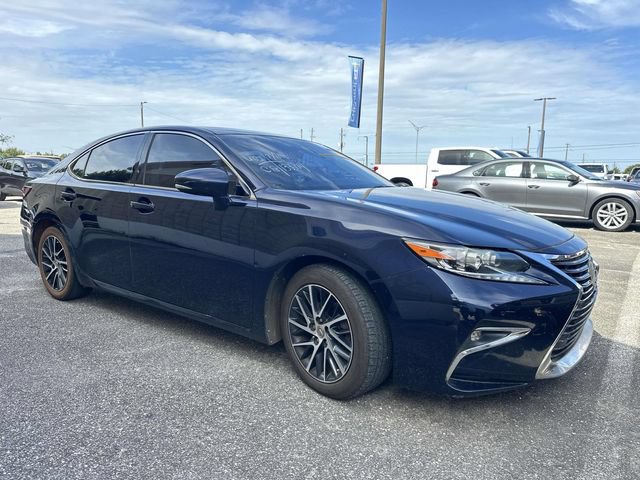 Used 2017 Lexus ES 350 w/ Luxury Package FWD image 12