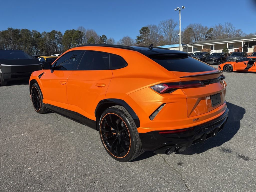 Used 2022 Lamborghini Urus image 3