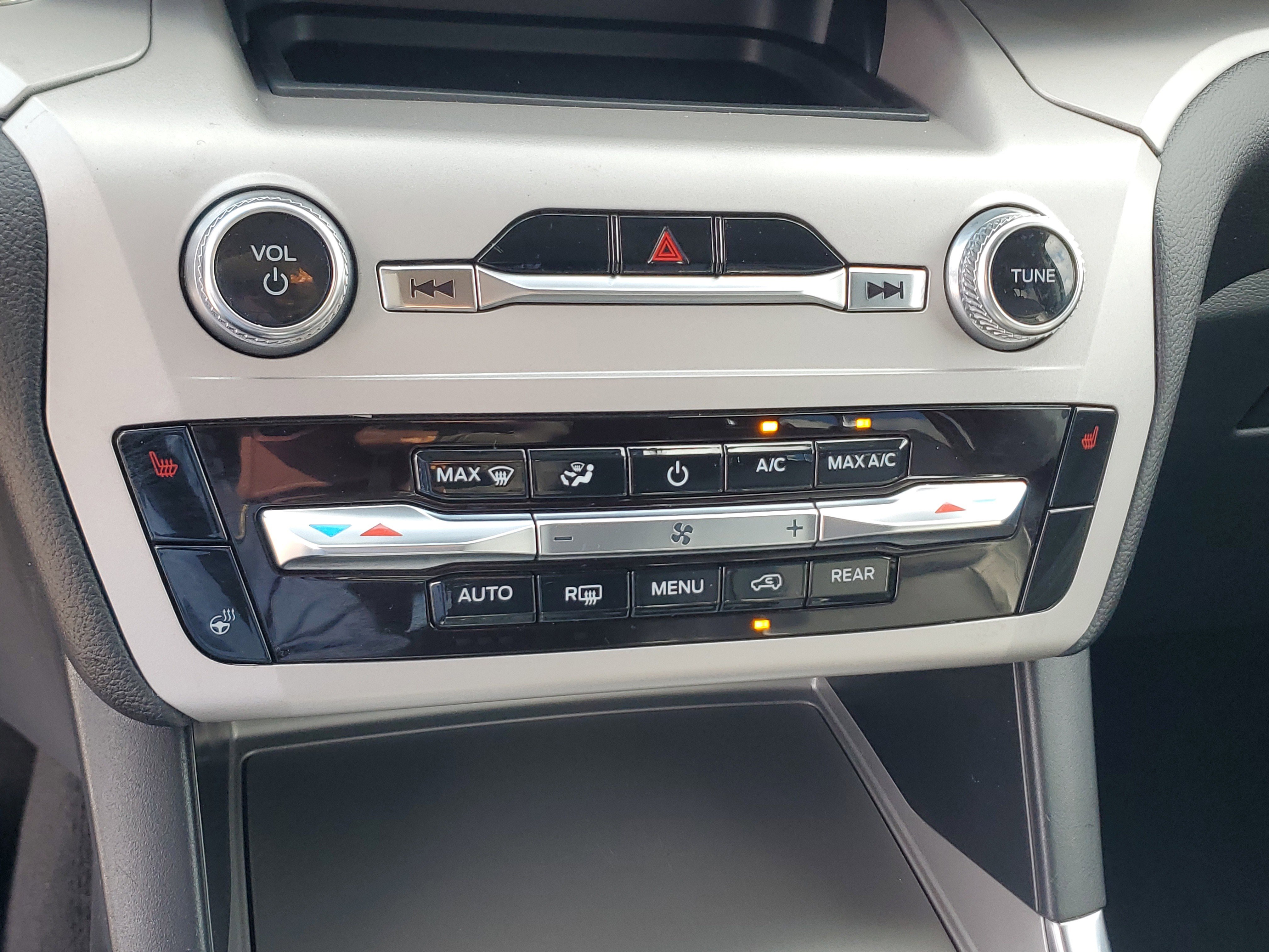 Used 2023 Ford Explorer XLT w/ Equipment Group 202A image 25