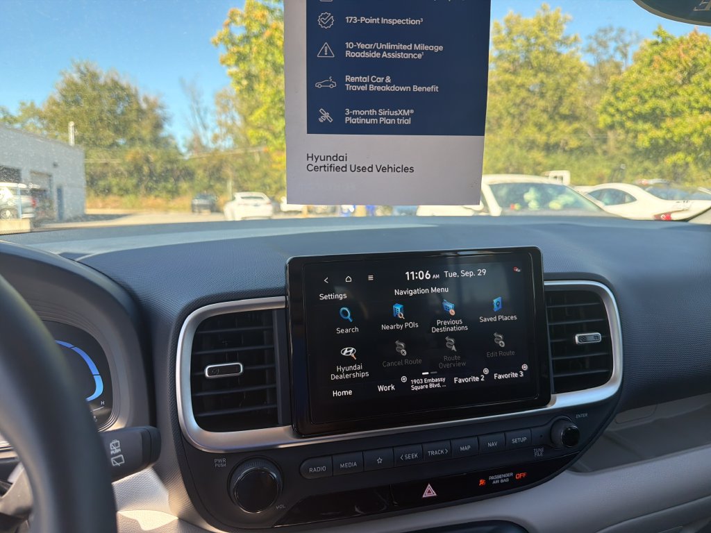 Used 2025 Hyundai Venue Limited FWD image 22