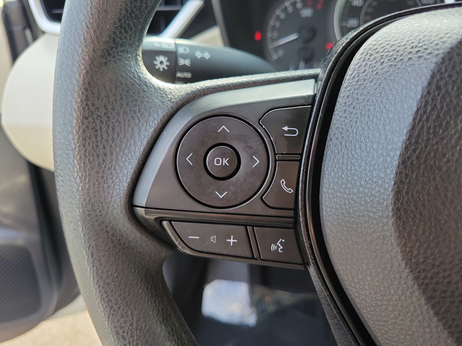 Used 2021 Toyota Corolla LE FWD image 18