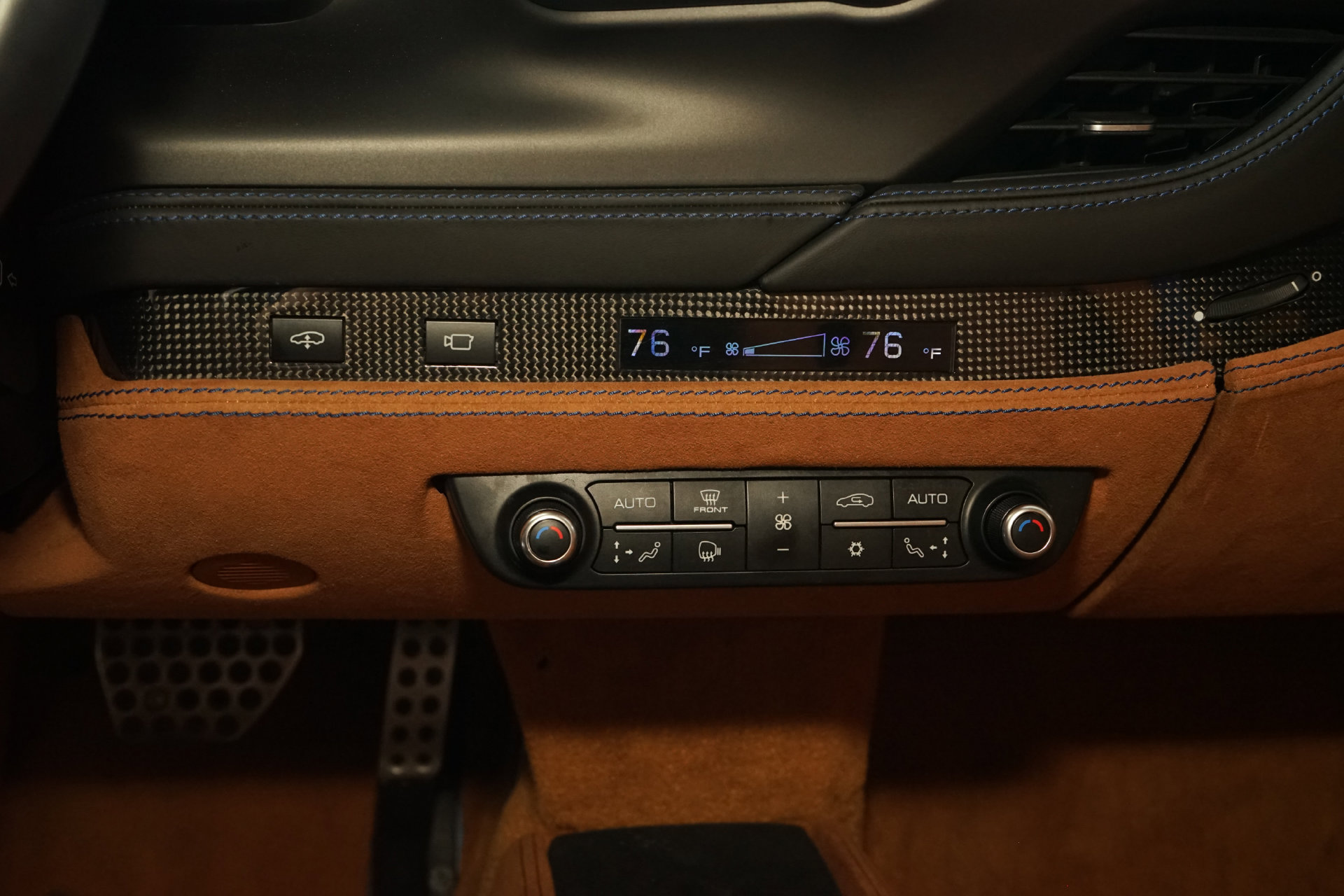 Used 2021 Ferrari F8 Tributo RWD image 18