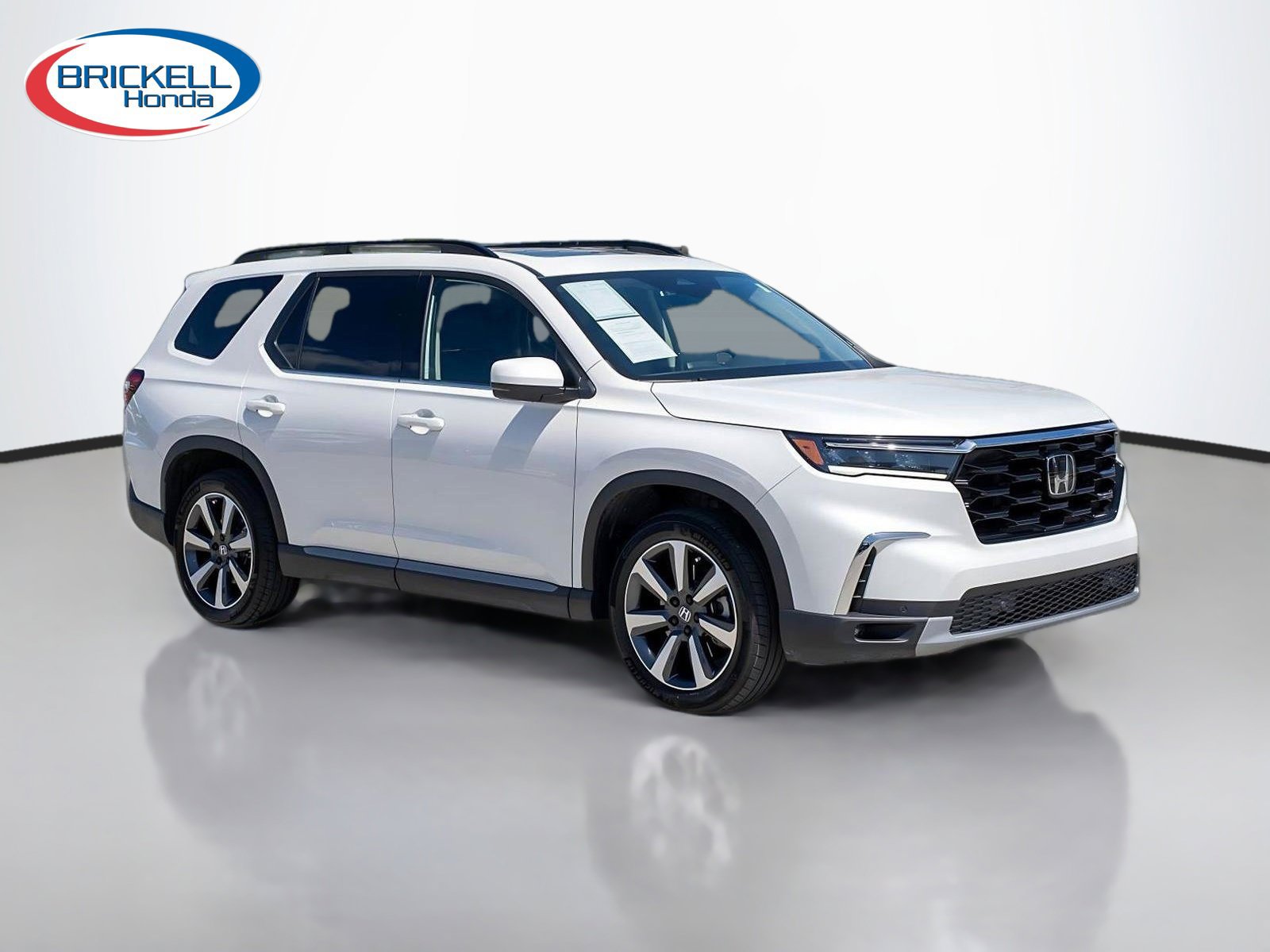 Used 2023 Honda Pilot Touring image 3