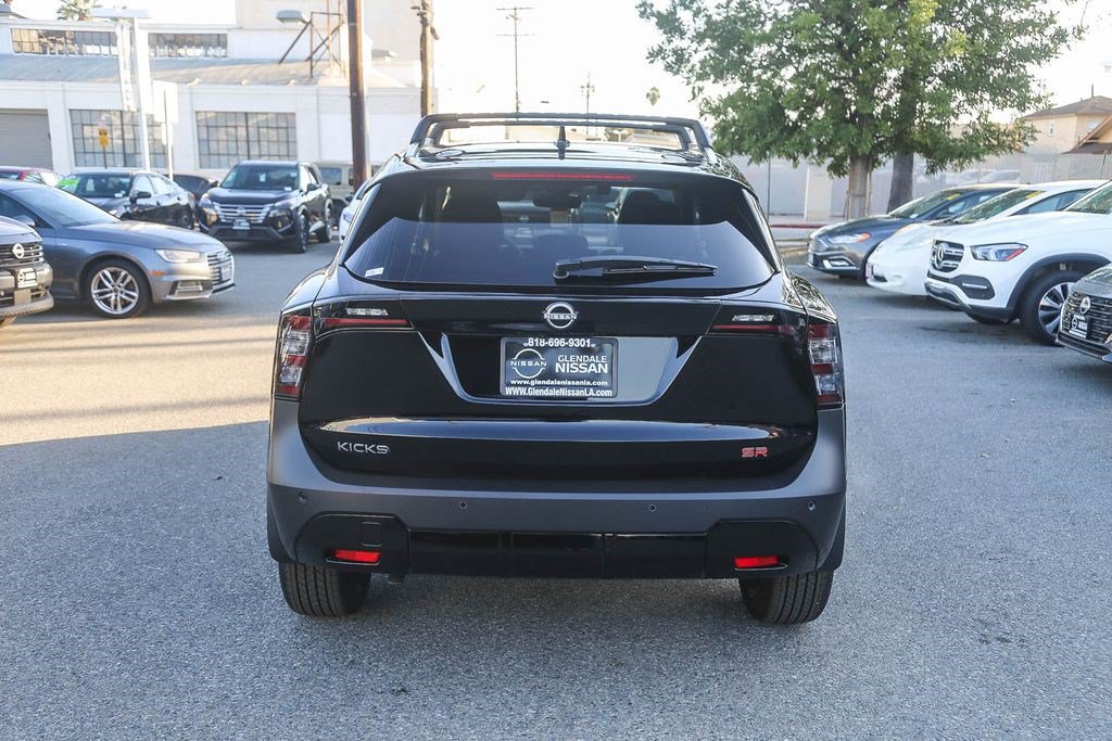 New 2026 Nissan Kicks SR w/ Illumination Package FWD image 7