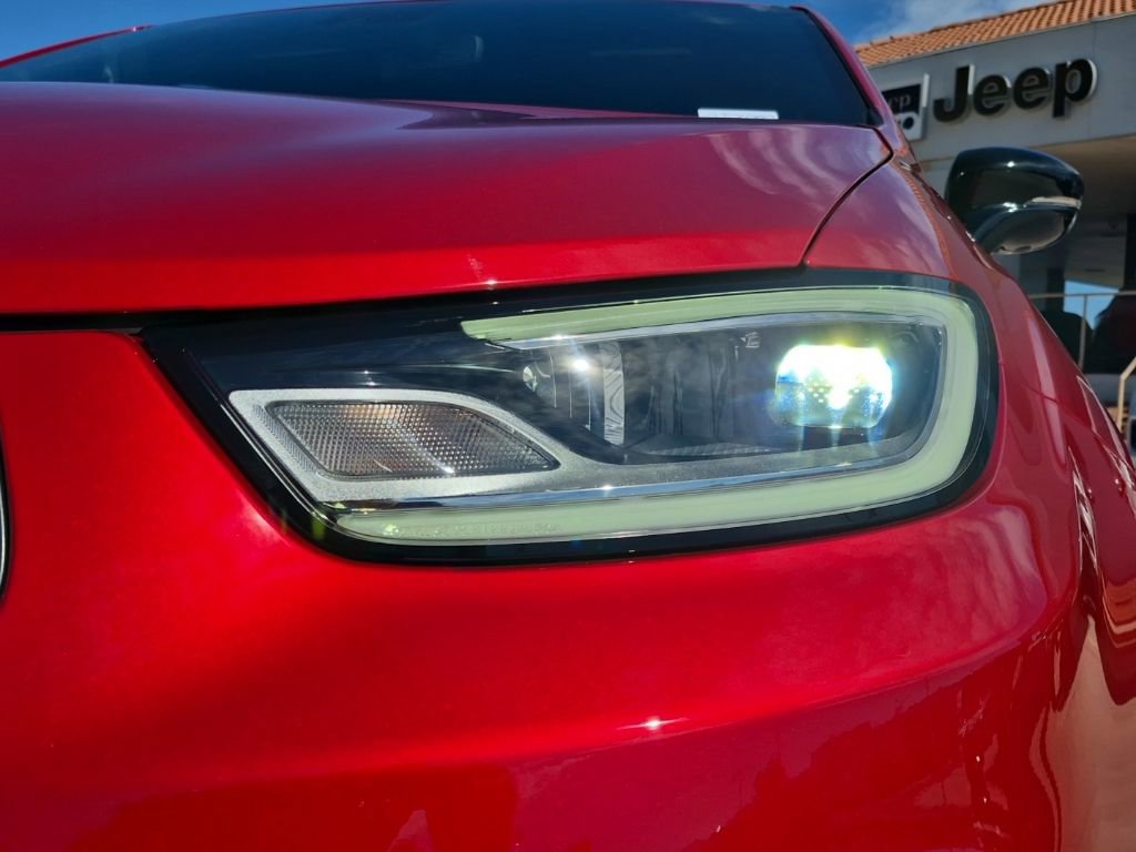 New 2025 Chrysler Pacifica Limited w/ Trailer Tow Group FWD image 16