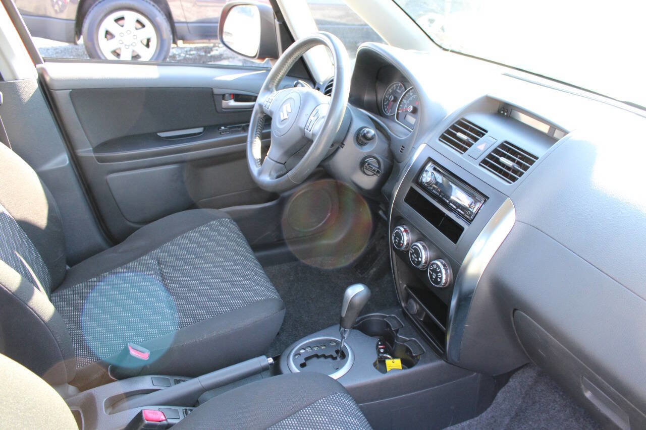 Used 2008 Suzuki SX4 AWD Hatchback w/ Touring Pkg image 12