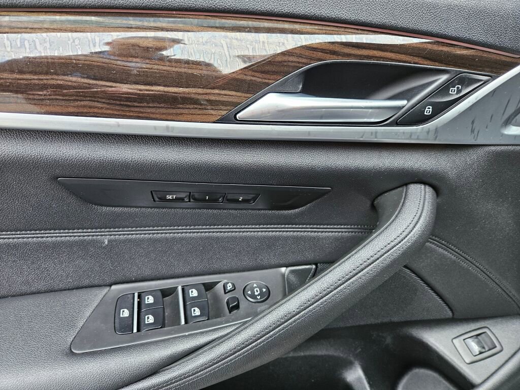 Used 2020 BMW 530i xDrive w/ Convenience Package image 15