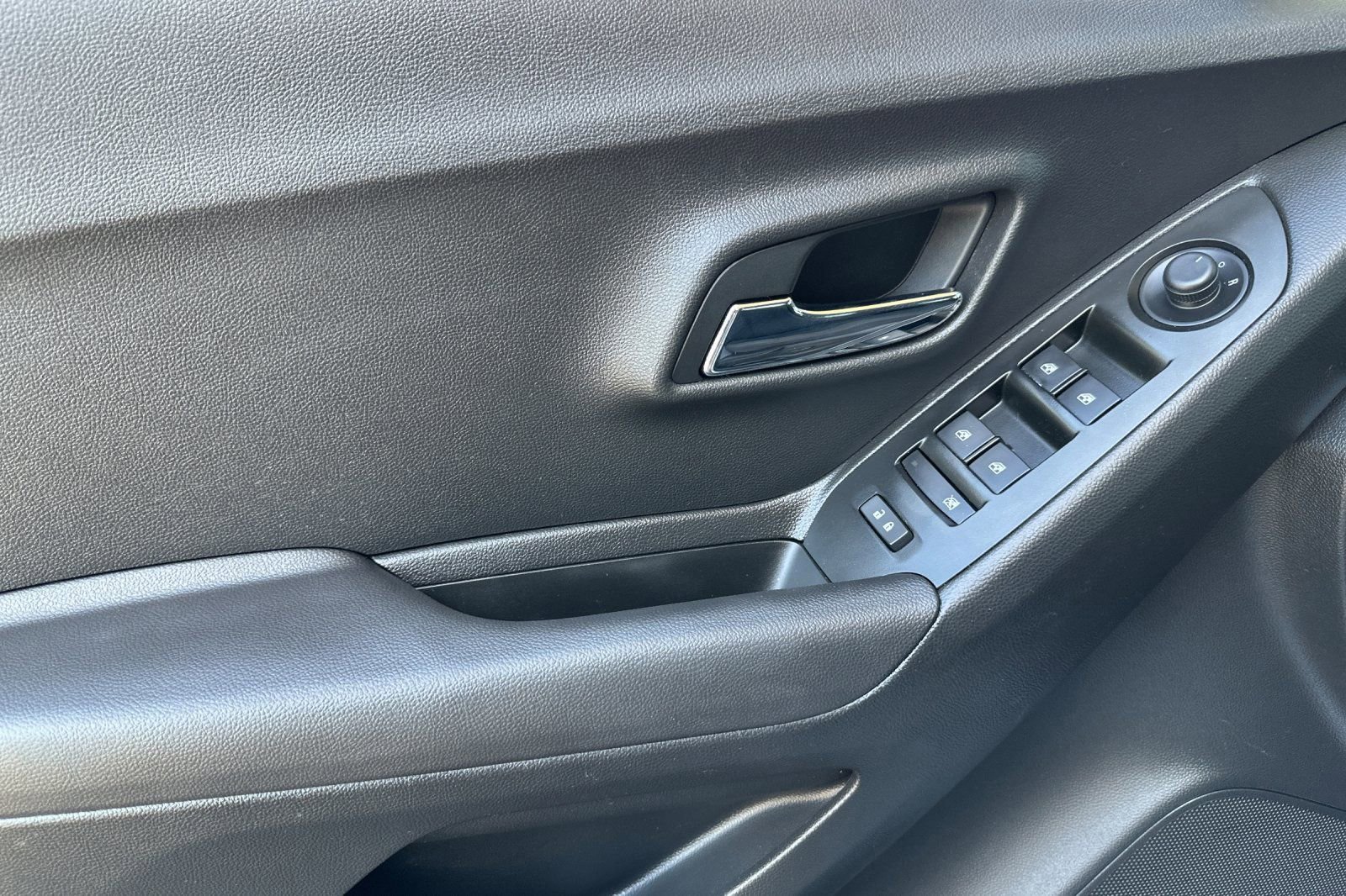 Used 2018 Chevrolet Trax LS image 11