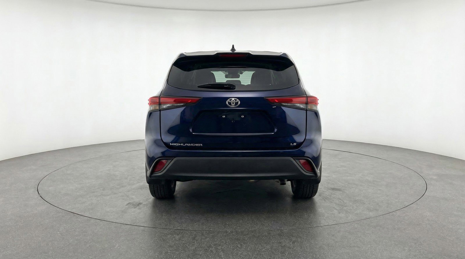 Used 2025 Toyota Highlander LE image 6