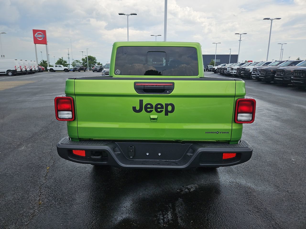 New 2025 Jeep Gladiator Sport image 6