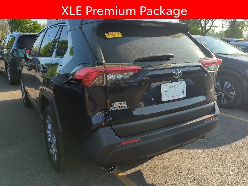 Used 2022 Toyota RAV4 XLE Premium FWD image 4