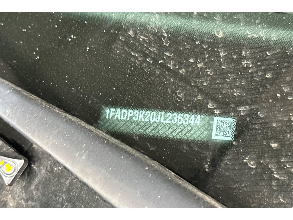Used 2018 Ford Focus SE w/ Cold Weather Package FWD image 8
