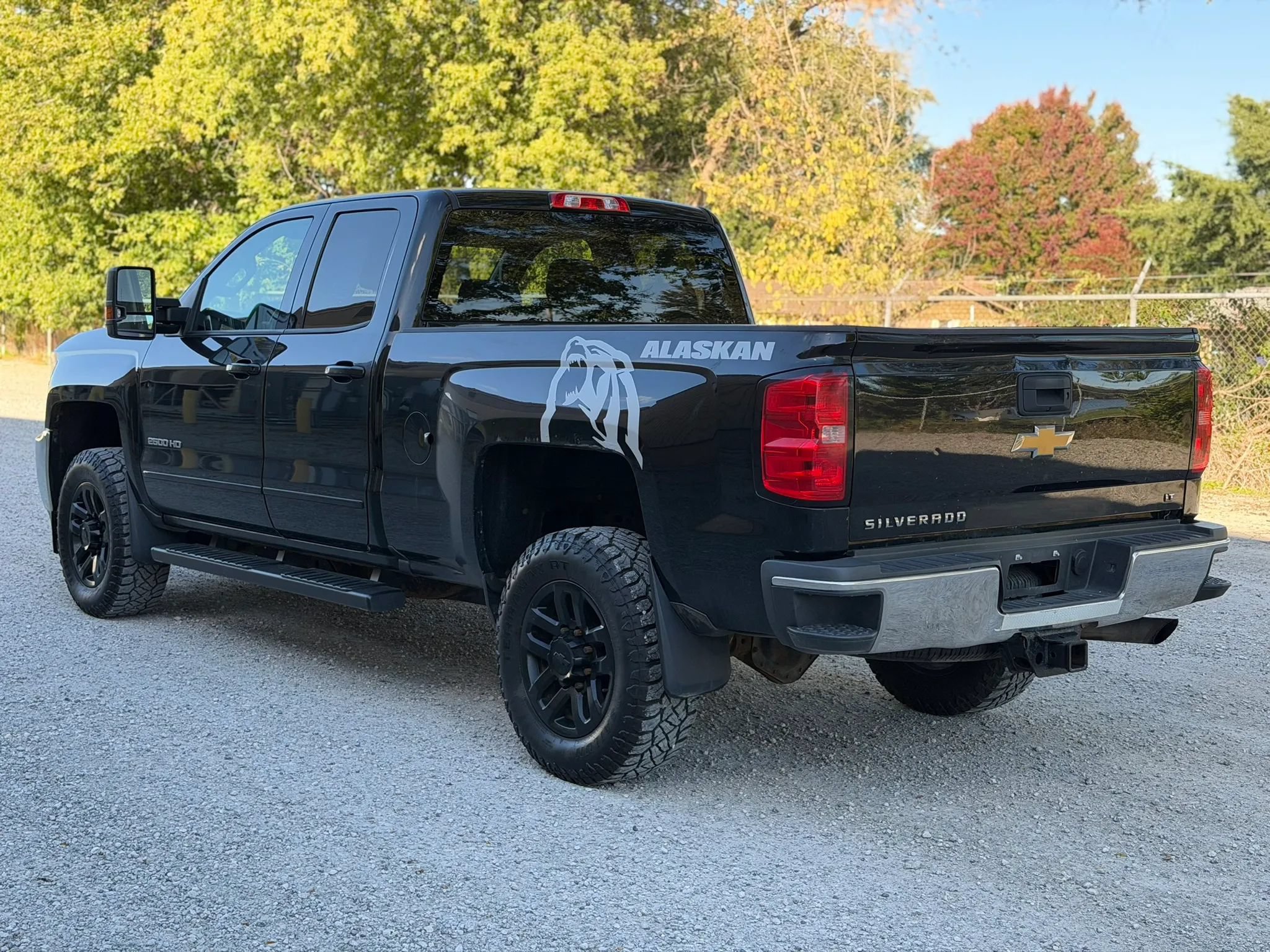 Used 2018 Chevrolet Silverado 2500 LT AWD/4WD image 7