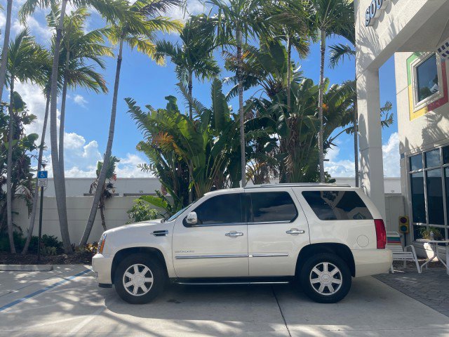 Used 2013 Cadillac Escalade 2WD image 32