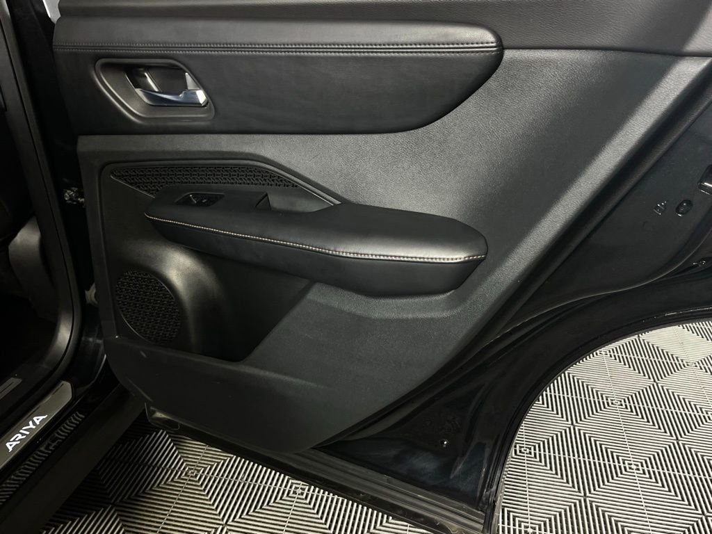 Used 2023 Nissan Ariya AWD image 28