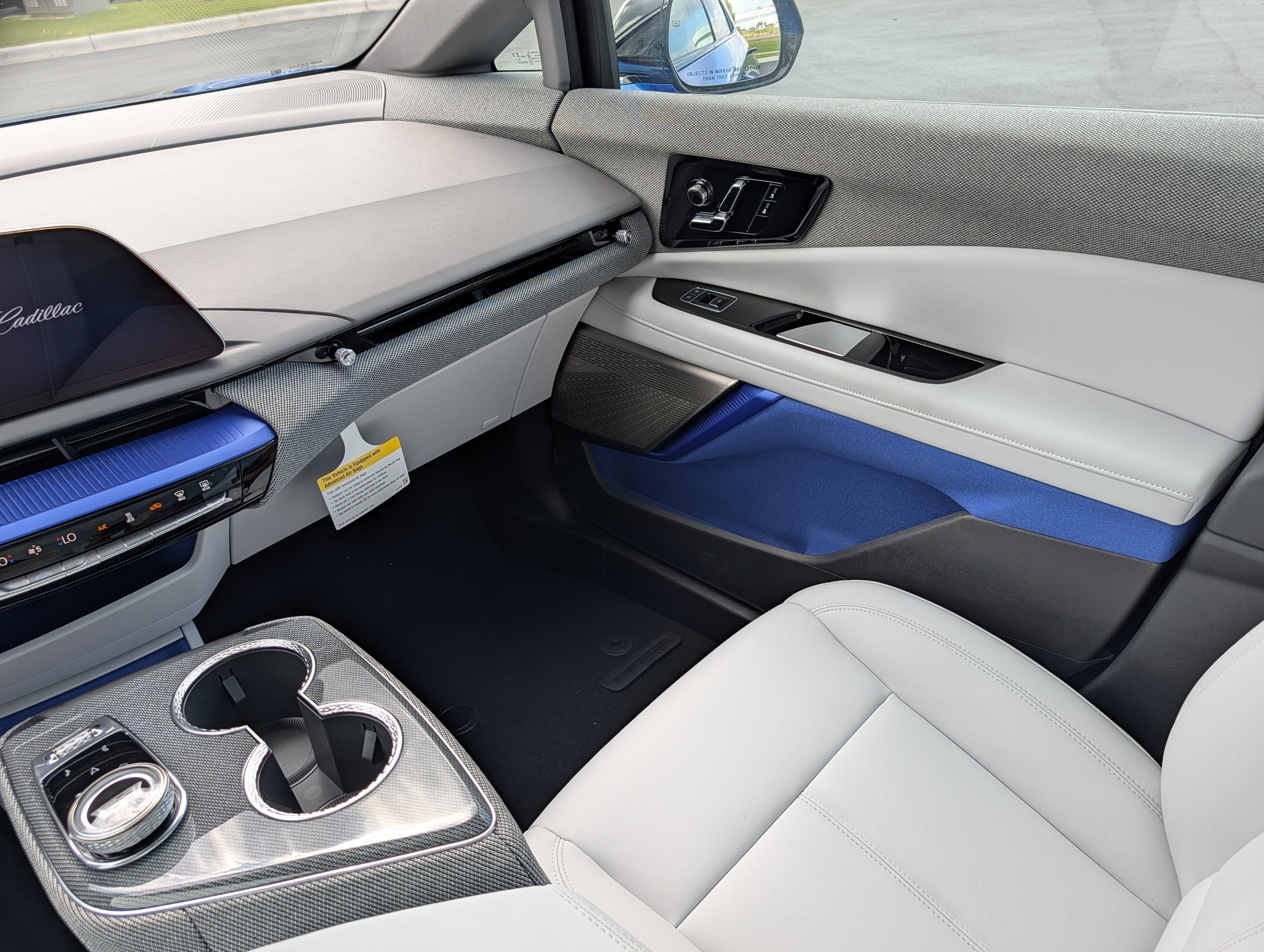 Used 2027 Cadillac Optiq Luxury w/ LPO, Floor Liner Package AWD/4WD image 39