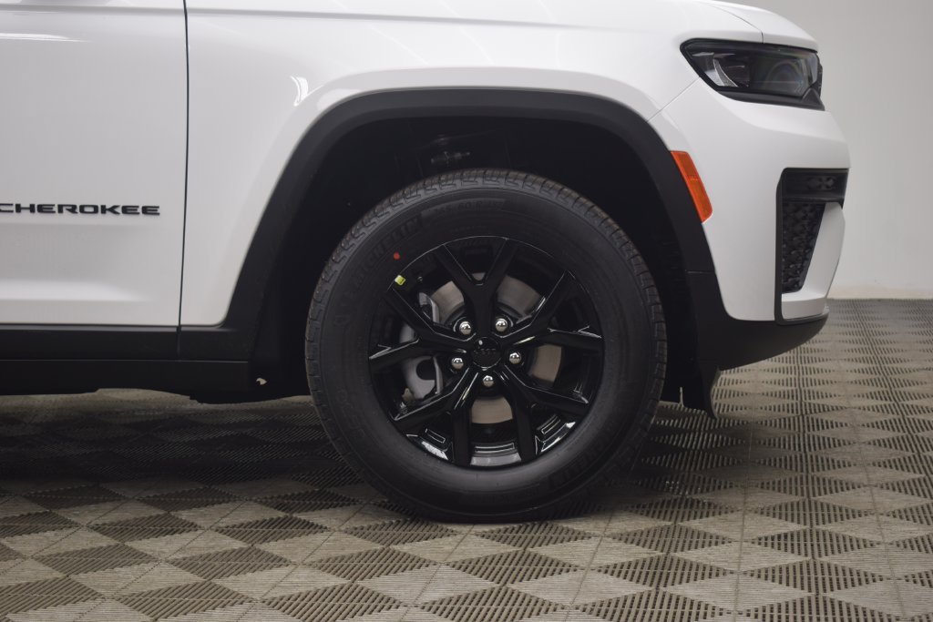 New 2026 Jeep Grand Cherokee Altitude AWD/4WD image 7