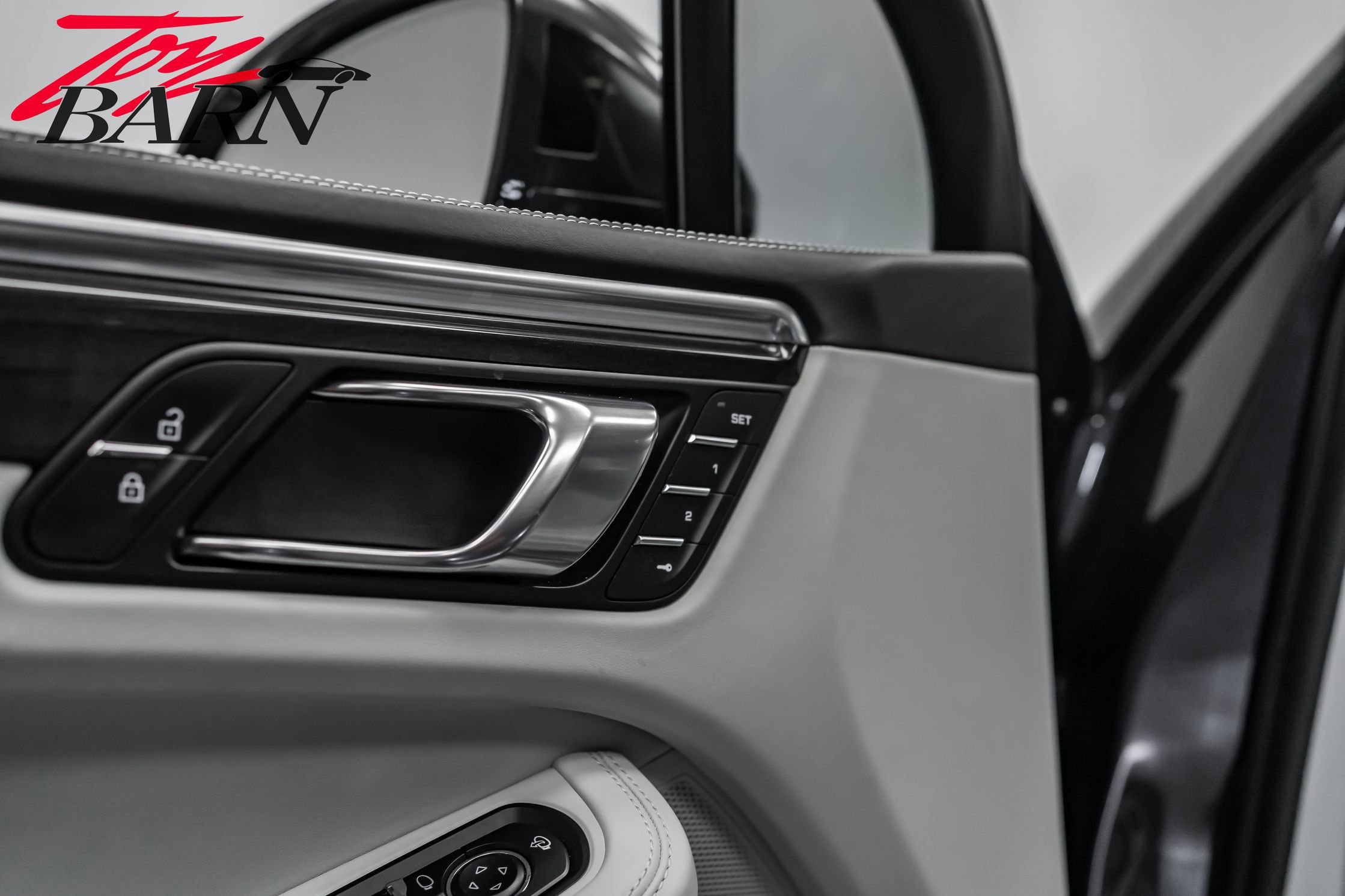 Used 2022 Porsche Macan GTS AWD/4WD image 19