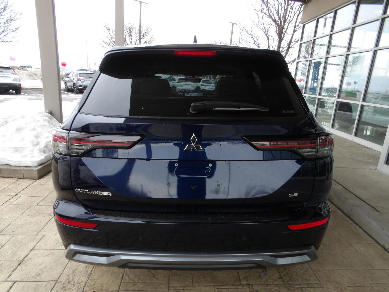 New 2026 Mitsubishi Outlander SE image 6