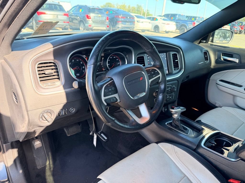 Used 2017 Dodge Charger SXT w/ Plus Group RWD image 9