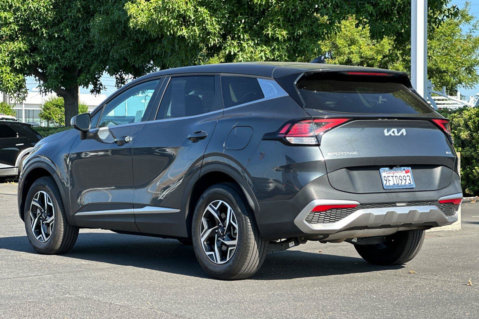 Used 2023 Kia Sportage LX AWD/4WD image 6