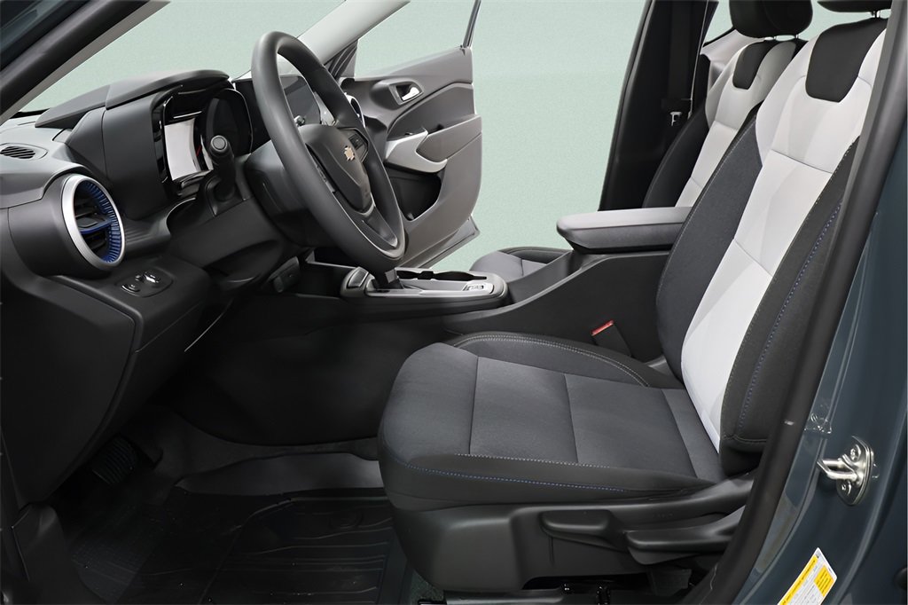 New 2026 Chevrolet Trax LS w/ LS Convenience Package image 18