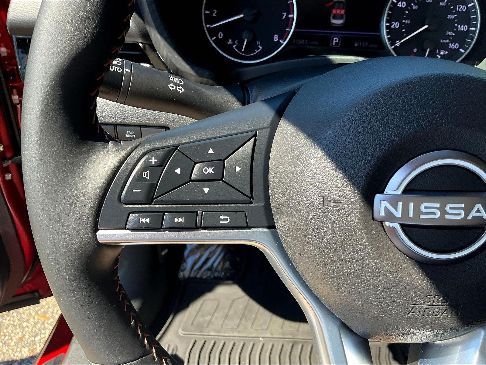 Used 2025 Nissan Sentra SR FWD image 13