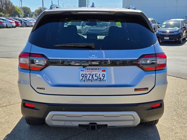 Used 2025 Honda Pilot TrailSport image 5