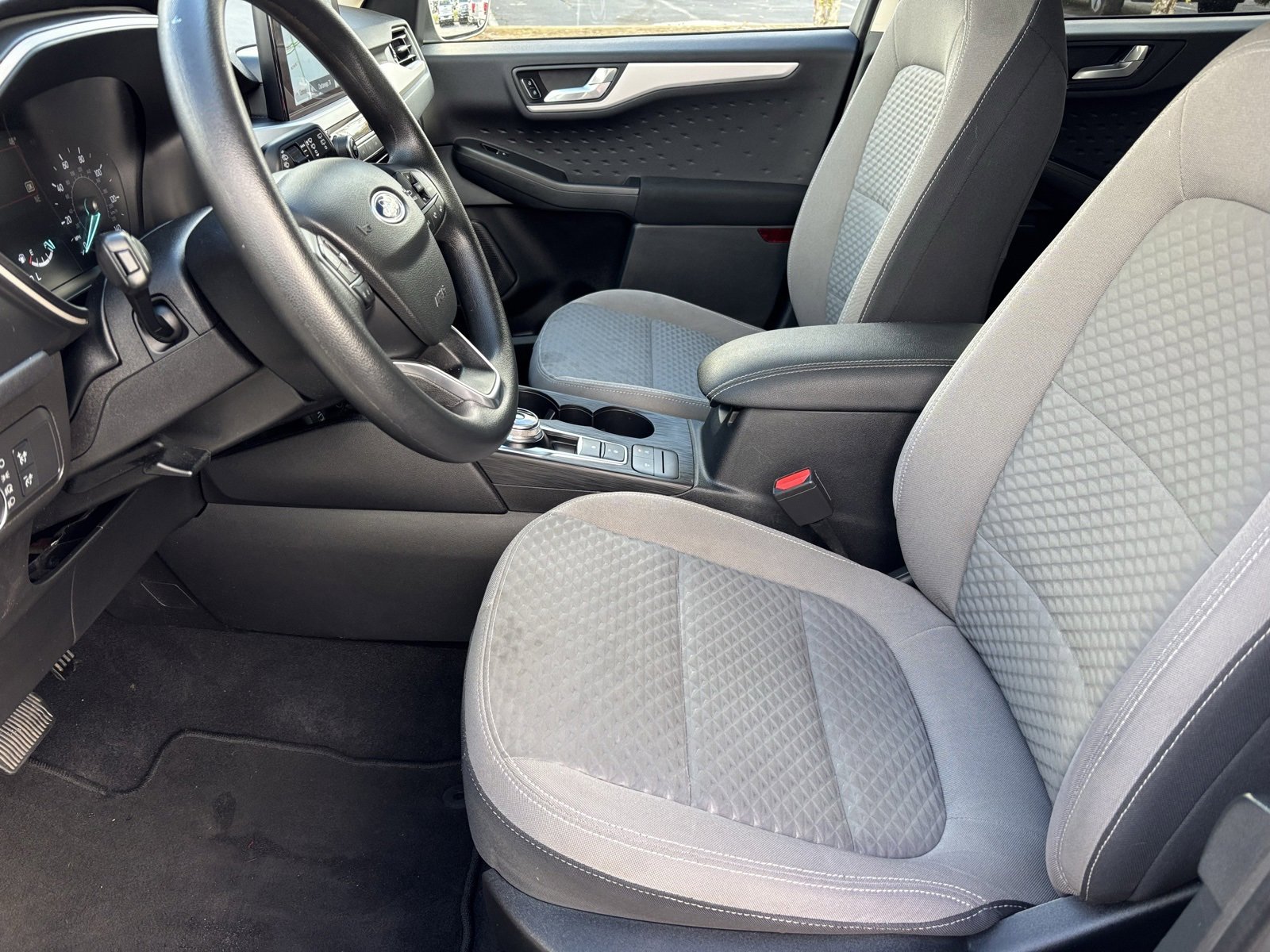 Used 2020 Ford Escape SE image 18