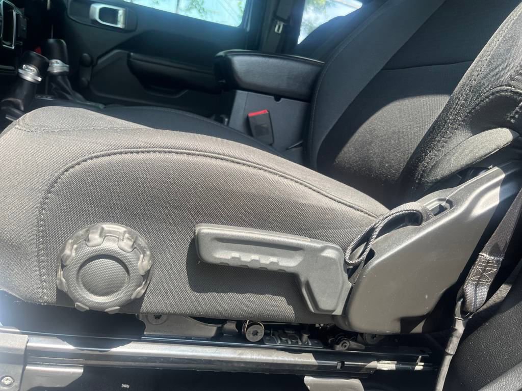 Used 2019 Jeep Wrangler Sport image 7