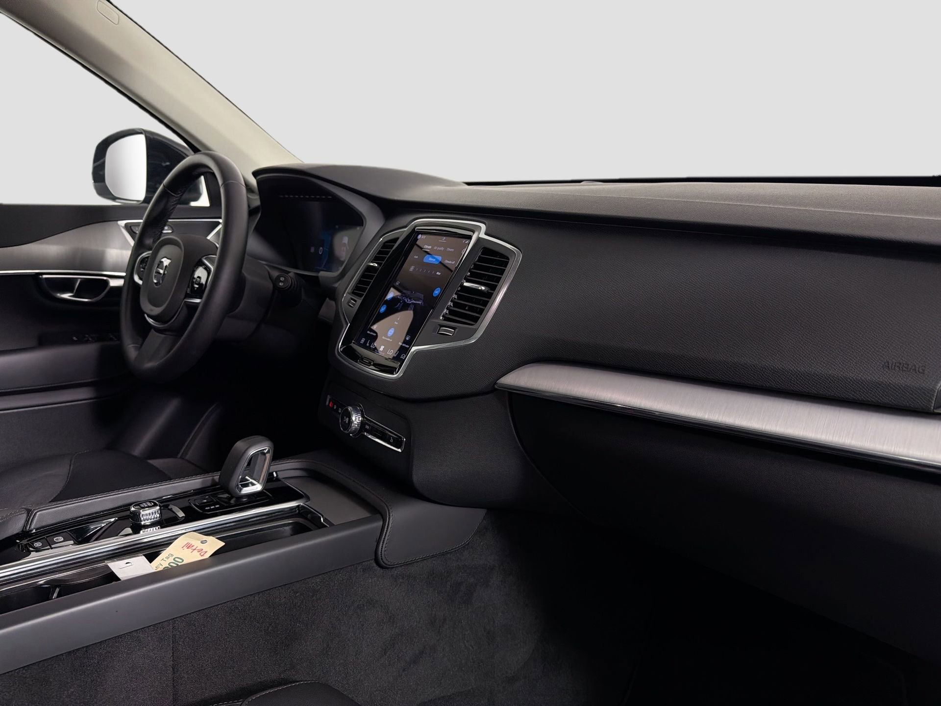 Certified 2025 Volvo XC90 B5 Core AWD/4WD image 30