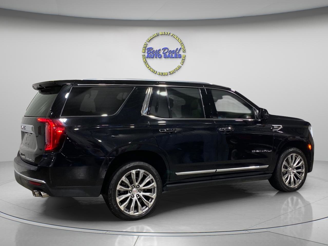 Used 2021 GMC Yukon Denali w/ Denali Premium Package image 5