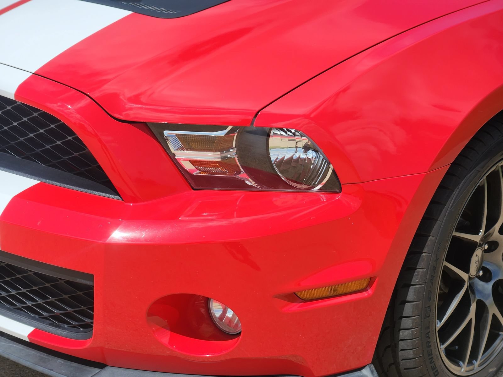 Used 2010 Ford Mustang Shelby GT500 RWD image 9