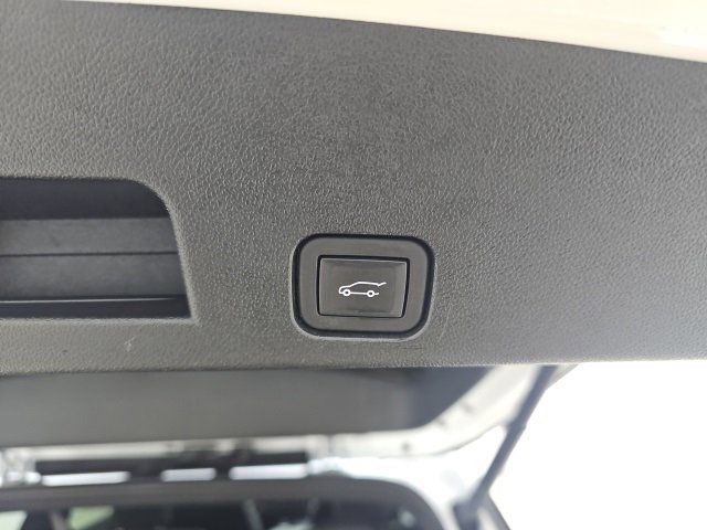 Used 2025 Buick Enclave Preferred image 9