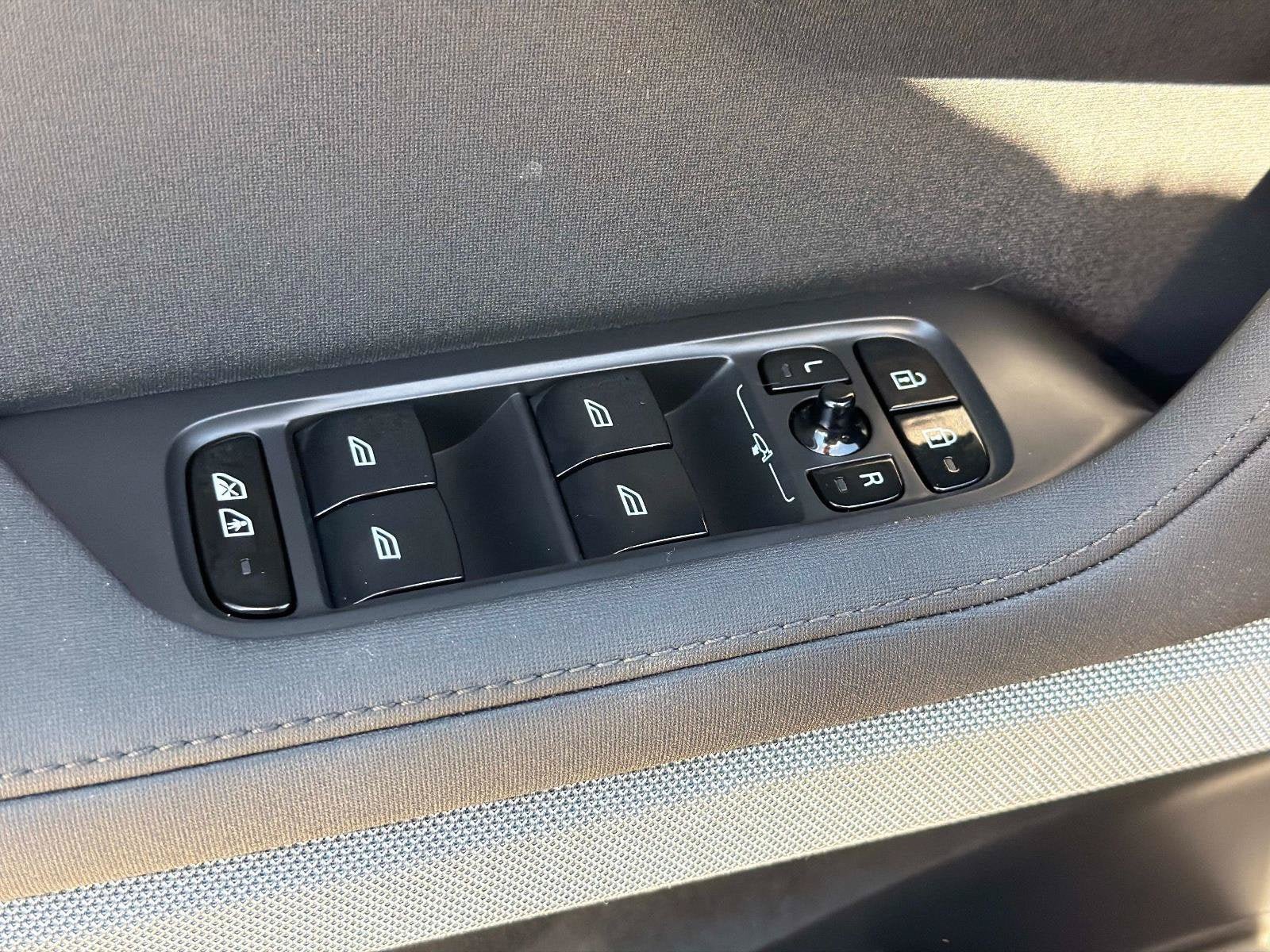 Used 2024 Polestar Polestar 2 RWD image 16