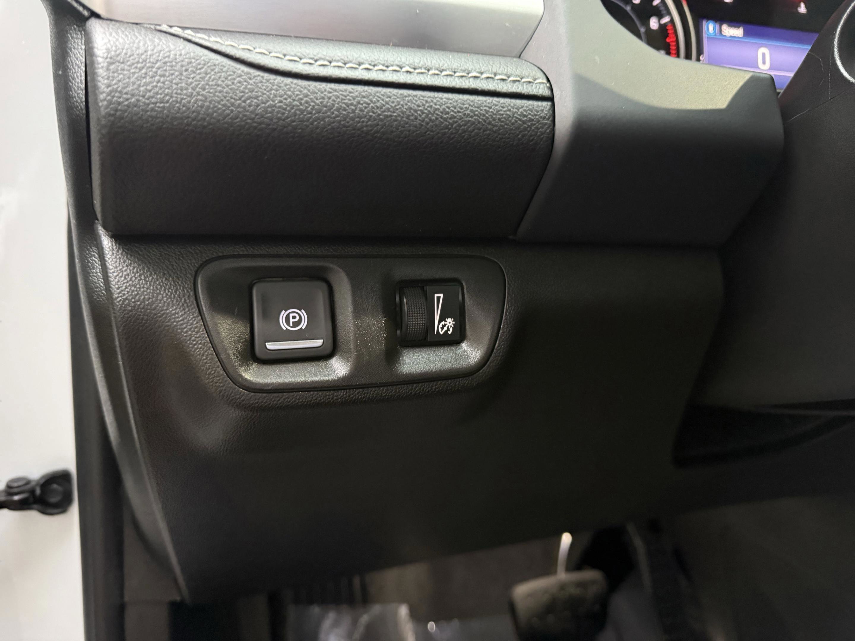 Used 2022 GMC Acadia SLE image 24