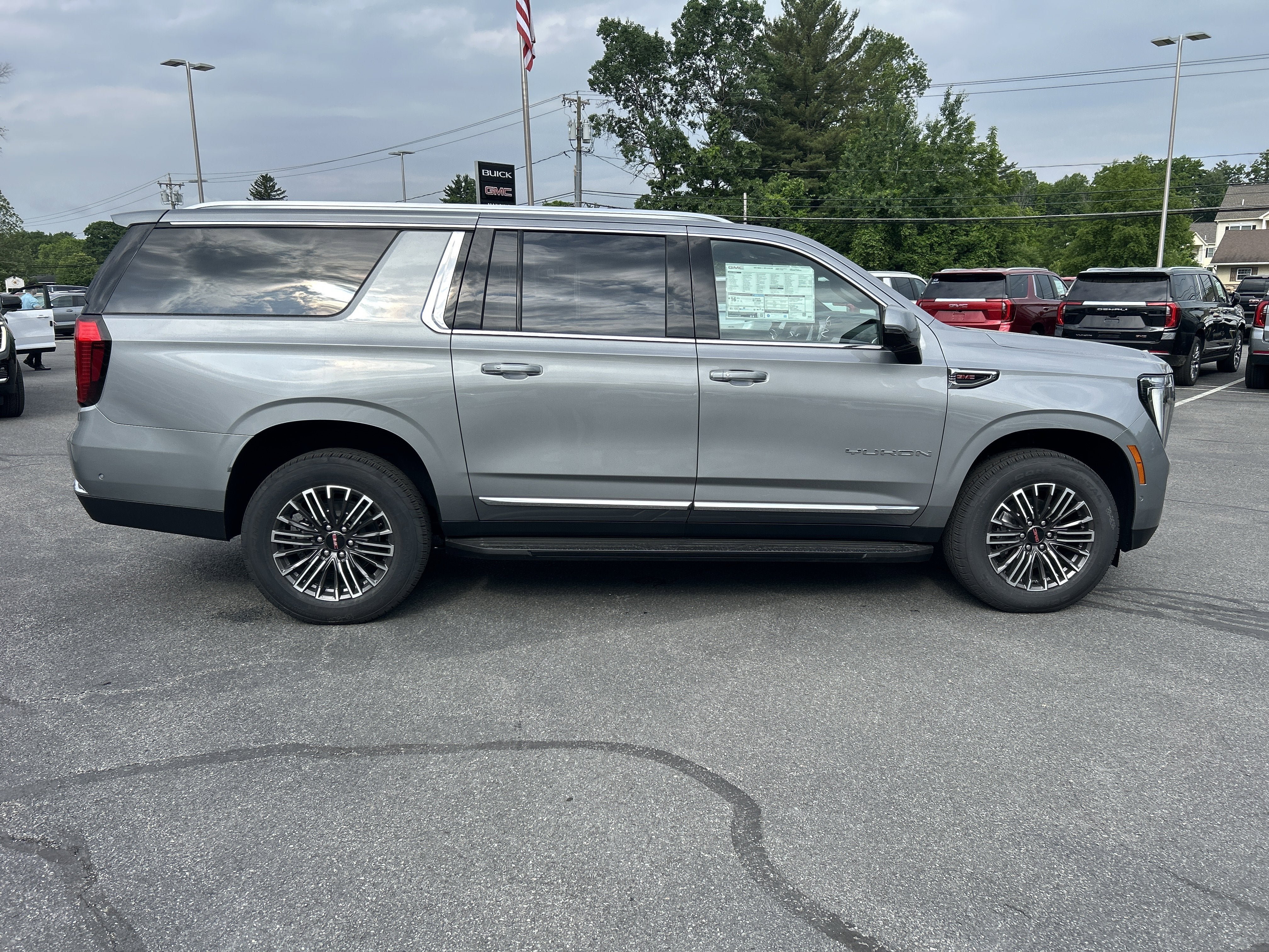 New 2026 GMC Yukon XL Elevation w/ Elevation Premium Package AWD/4WD image 17