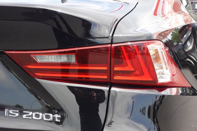 Used 2016 Lexus IS 200t w/ F Sport Package RWD image 8