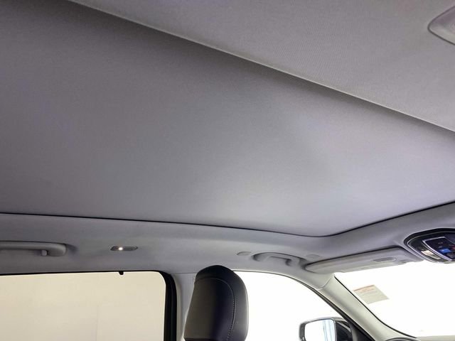 Used 2022 Jeep Grand Cherokee L Limited w/ Luxury Tech Group II image 14