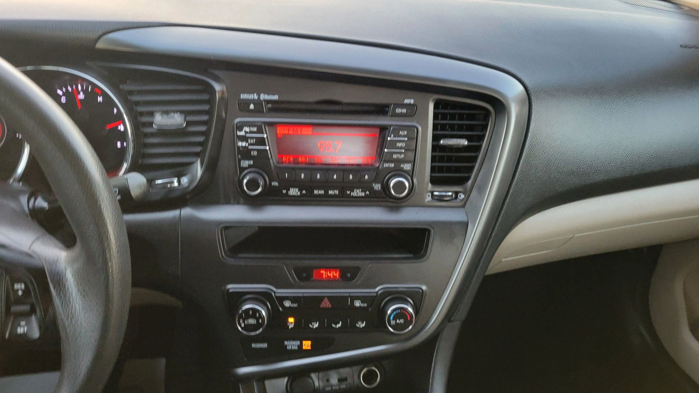 Used 2013 Kia Optima LX image 18